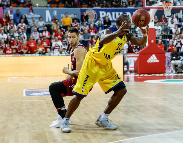 某家网红咖 某家网红咖